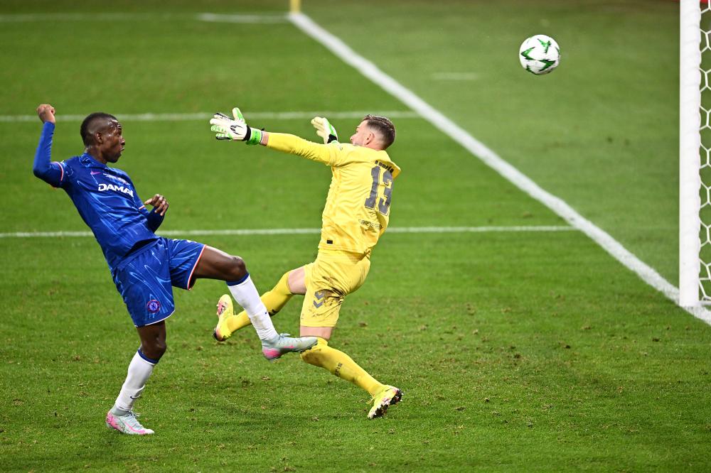 蒙特拉：不能把伊尔迪兹固定在某个位置，那不利于他继续成长